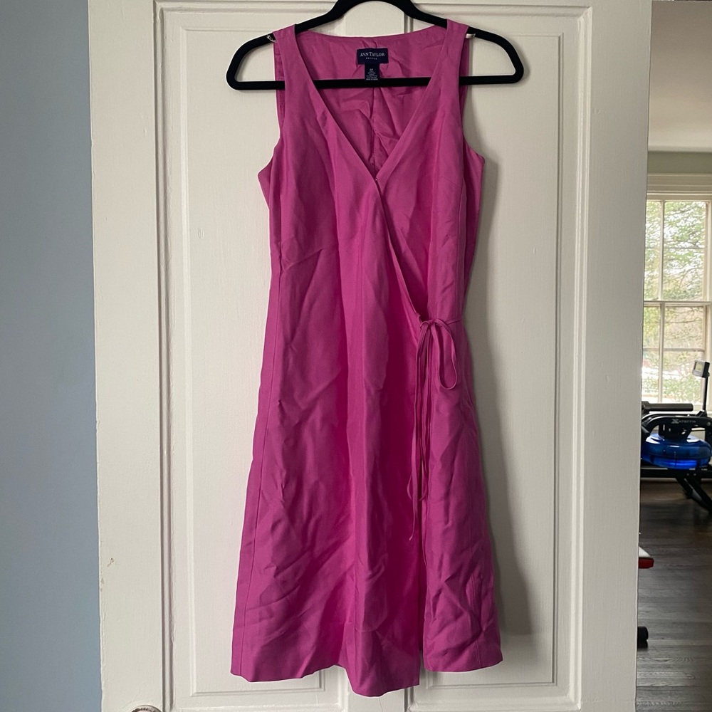 ANN TAYLOR 💖 bright pink silk wrap dress (petites)